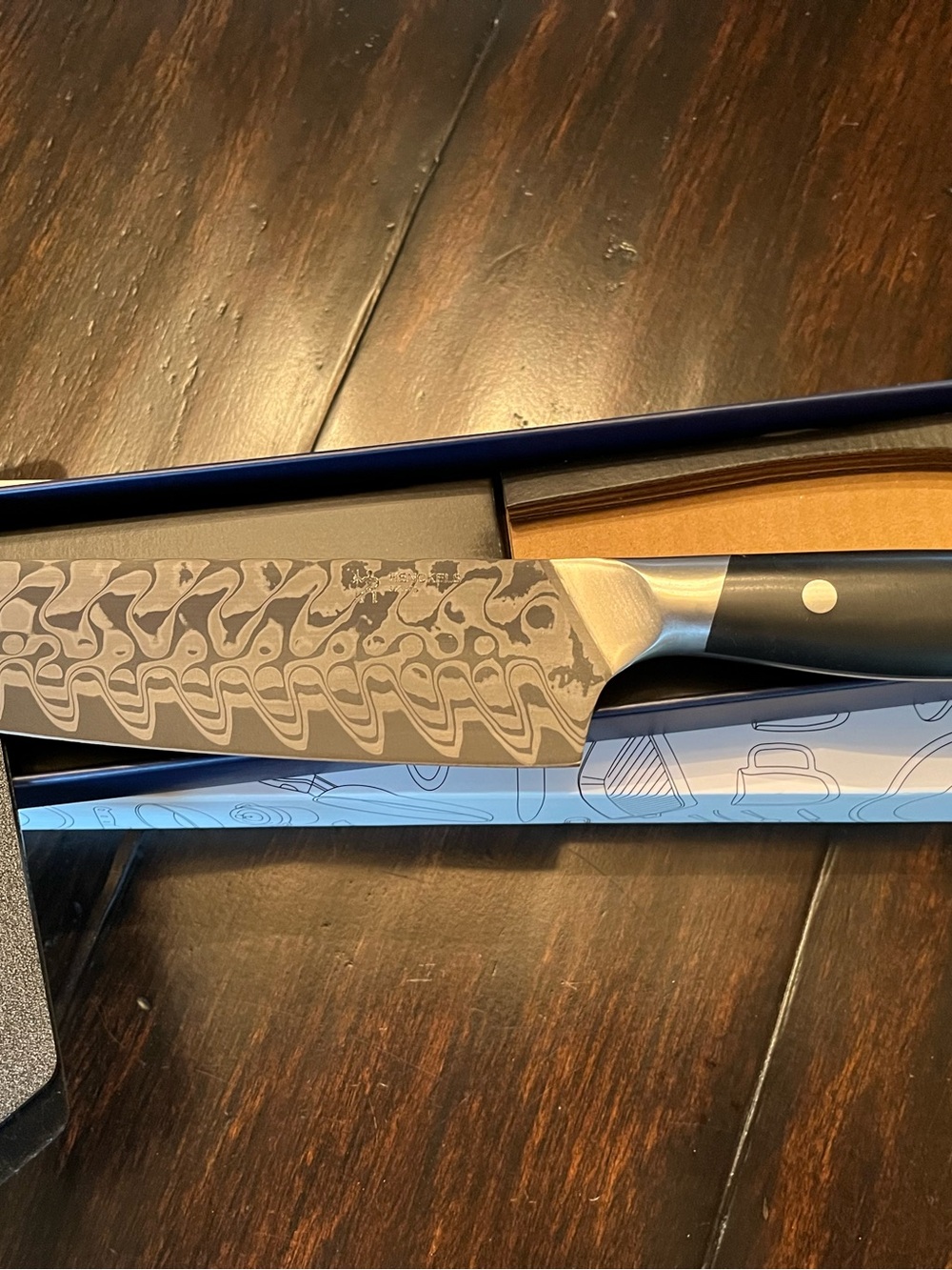 Henckels Premium Damascus-Pattern 8 in Chef Knife in Black